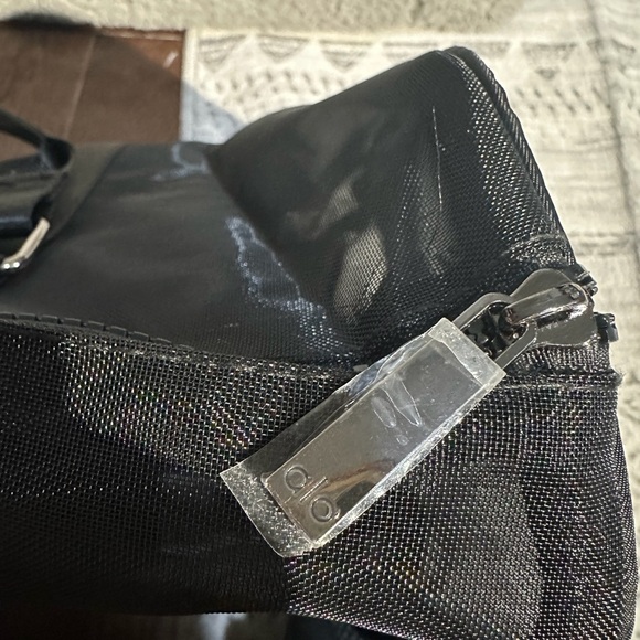 ALO Yoga Black Duffel Bag - Picture 3 of 5